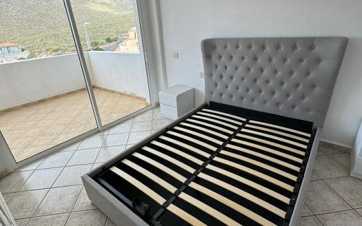 Cozy apartment with sea views