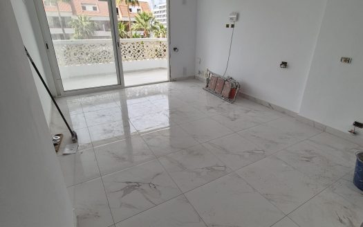 Nice apartment completely renovated with views of the pool