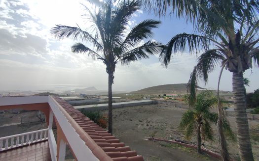 Spectacular Villa with sea and mountain views